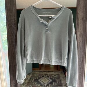 🌸SOLD🌸 American Eagle Outfitters Green Cropped long sleeve Top